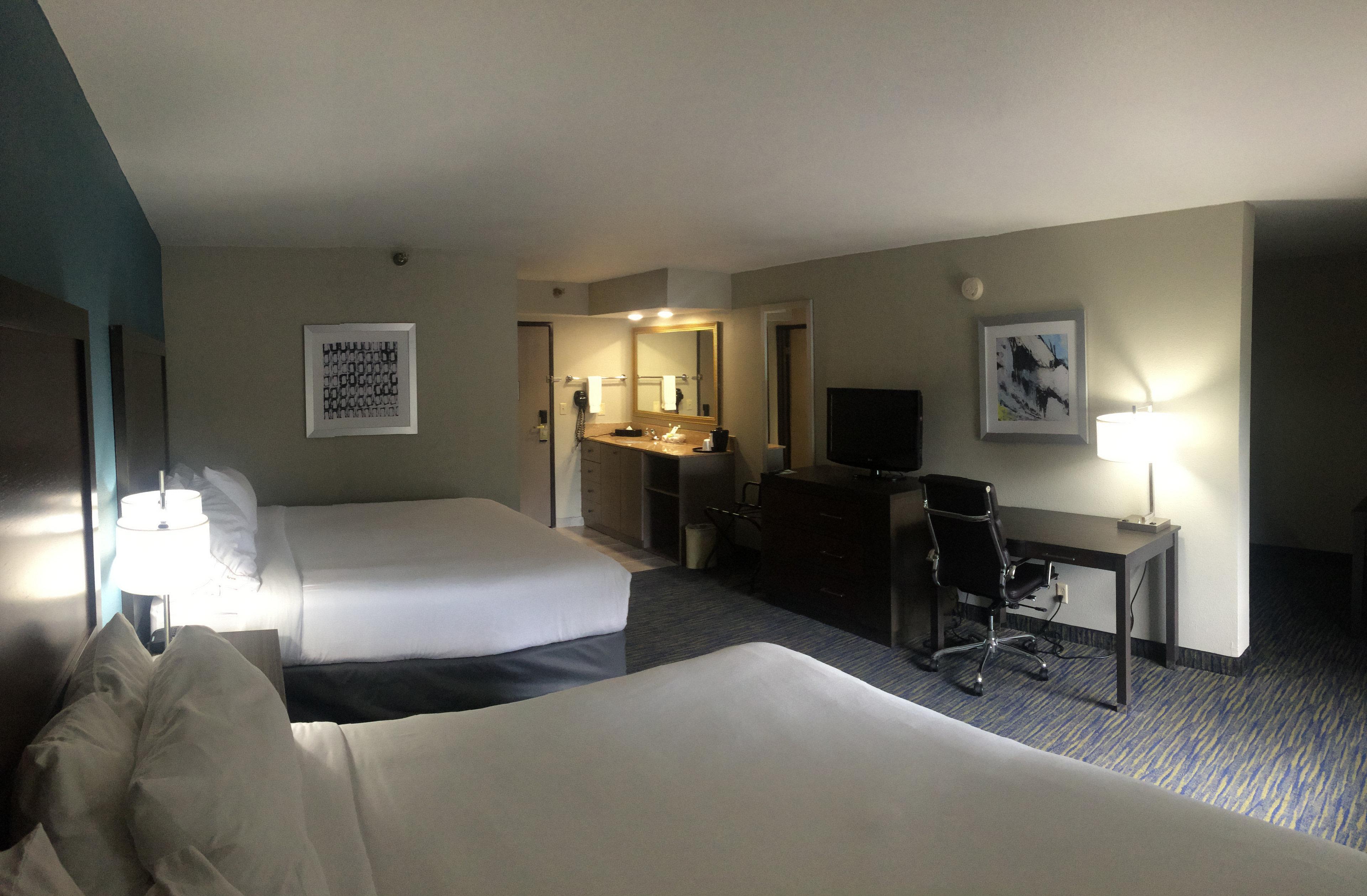 Holiday Inn Express & Suites Fayetteville University Of Arkansas Area By Ihg Exterior photo