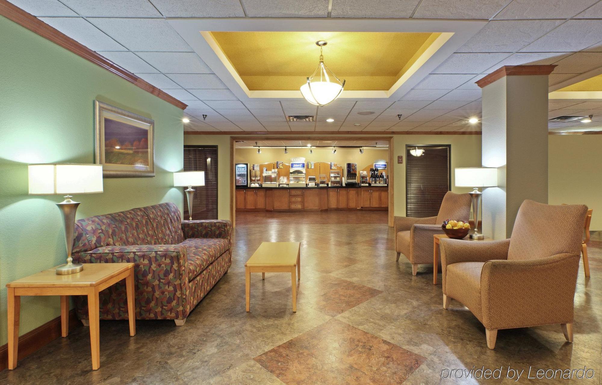 Holiday Inn Express & Suites Fayetteville University Of Arkansas Area By Ihg Interior photo