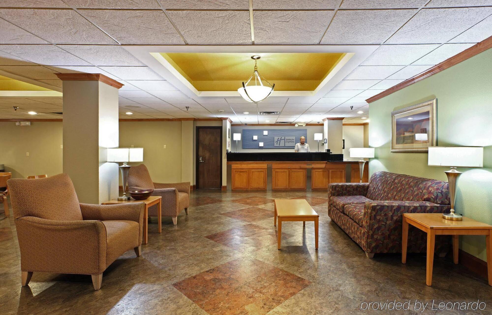 Holiday Inn Express & Suites Fayetteville University Of Arkansas Area By Ihg Exterior photo